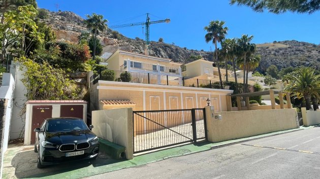 Obra nueva - Chalets -
Altea