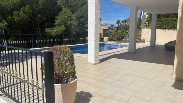 Obra nueva - Chalets -
Altea