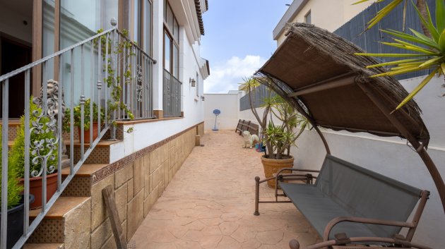 Reventa - Chalets -
Los Montesinos - La Herrada