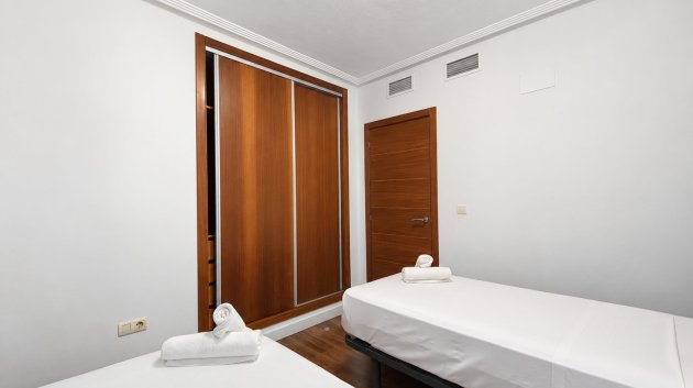 Reventa - Apartamentos -
Torrevieja - Playa del Cura