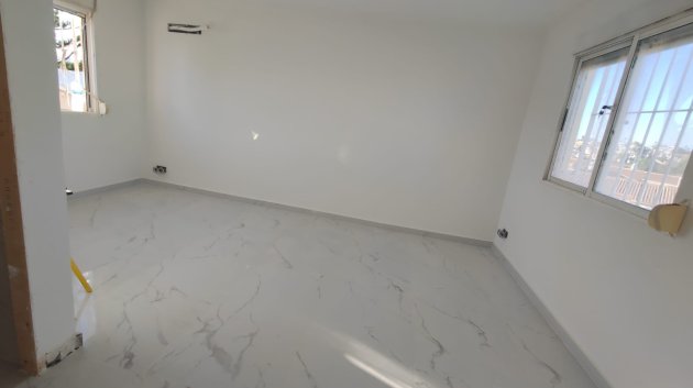Resale - Villa -
San Miguel de Salinas