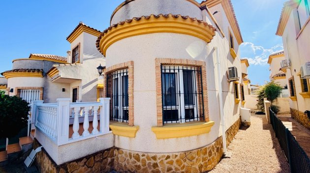 Reventa - Chalets -
Los Montesinos - La Herrada