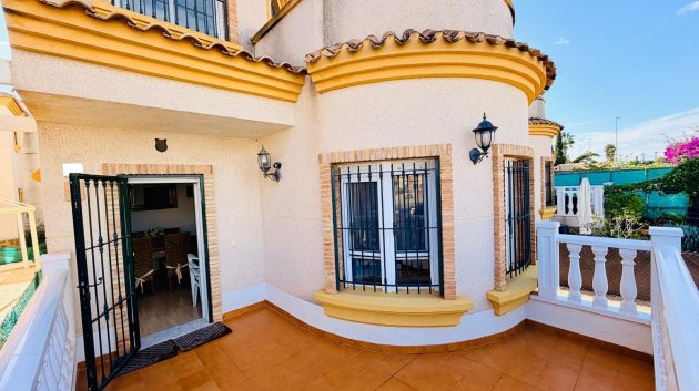 Reventa - Chalets -
Los Montesinos - La Herrada