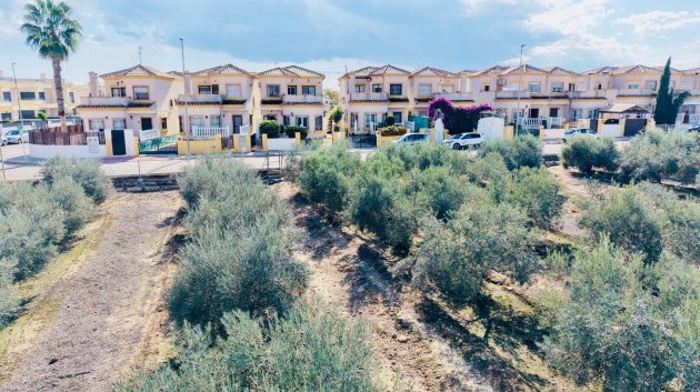 Reventa - Chalets -
Los Montesinos - La Herrada