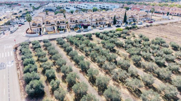 Reventa - Chalets -
Los Montesinos - La Herrada