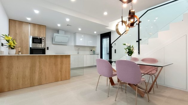 Obra nueva - Chalets -
Benijofar