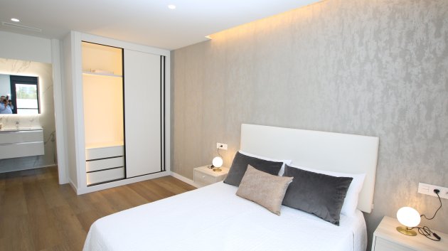 Obra nueva - Chalets -
Pilar de la Horadada