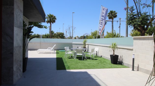 Obra nueva - Chalets -
Pilar de la Horadada