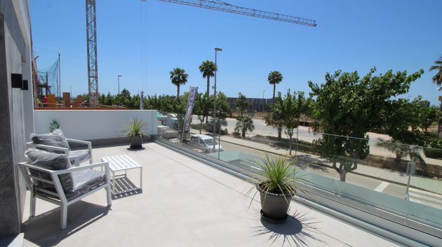 Obra nueva - Chalets -
Pilar de la Horadada