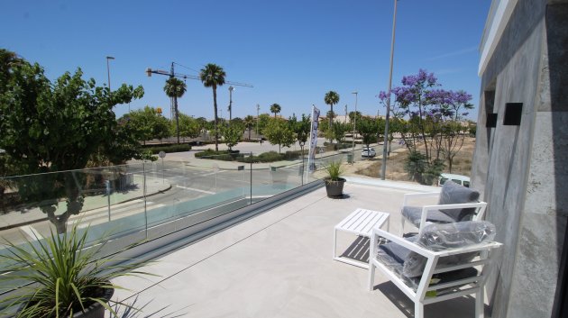Obra nueva - Chalets -
Pilar de la Horadada