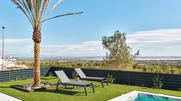 Obra nueva - Chalets -
San Miguel de Salinas