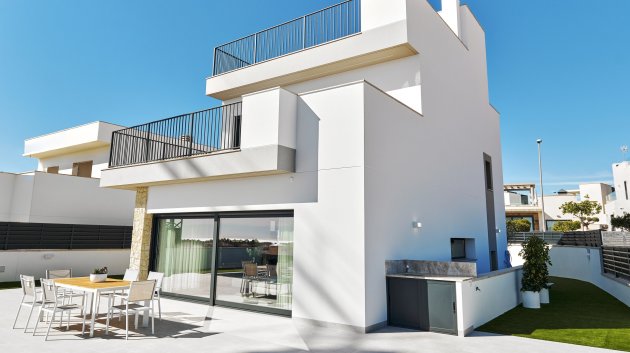 Obra nueva - Chalets -
San Miguel de Salinas