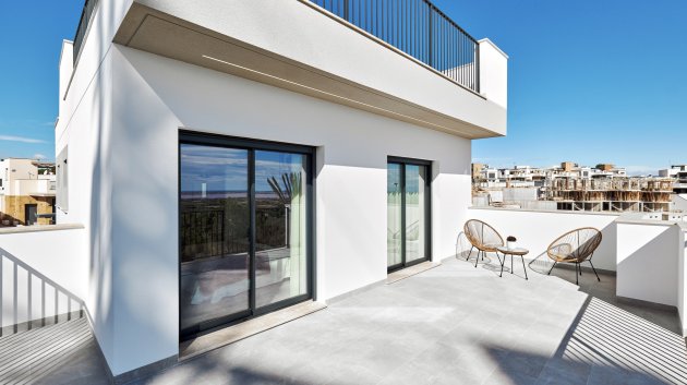 Obra nueva - Chalets -
San Miguel de Salinas