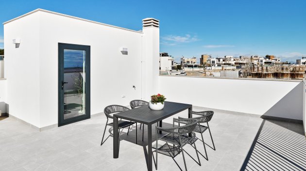 Obra nueva - Chalets -
San Miguel de Salinas
