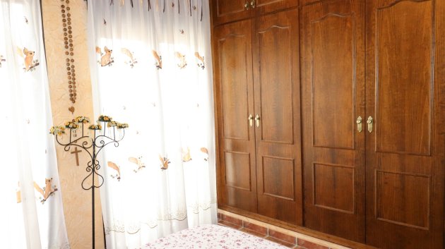 Resale - Villa -
Daya Nueva