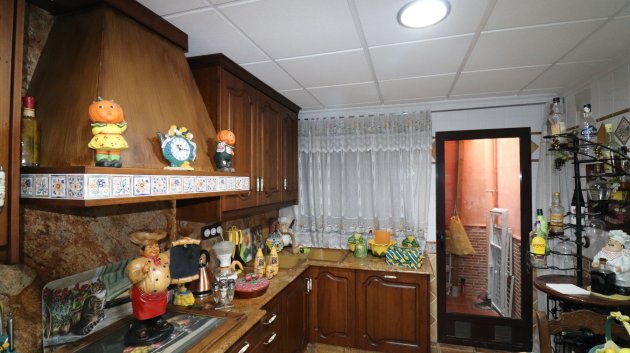 Resale - Villa -
Daya Nueva