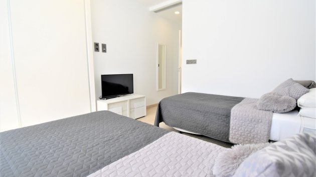 Revente - Villa -
Orihuela Costa - Villamartín