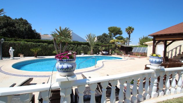Revente - Villa -
Torrevieja - Punta Prima