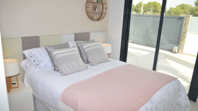 Resale - Villa -
Pilar de la Horadada