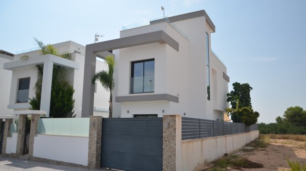 Resale - Villa -
Pilar de la Horadada