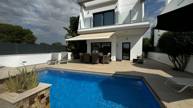 Resale - Villa -
Pilar de la Horadada