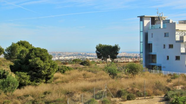 Resale - Townhouse -
Villamartín