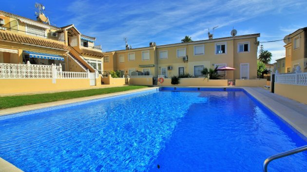 Resale - Townhouse -
Villamartín