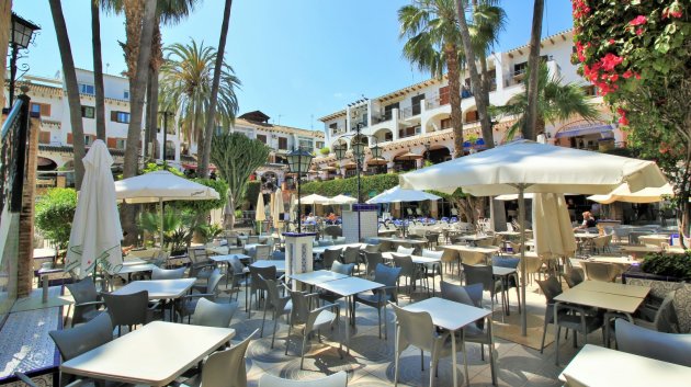 Resale - Townhouse -
Villamartín