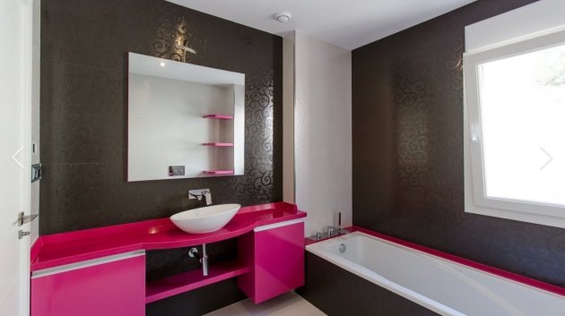 Resale - Villa -
Moraira