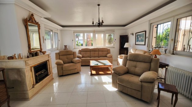 Resale - Villa -
San Miguel de Salinas