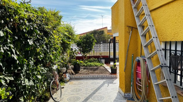 Revente - Villa -
Torrevieja - Punta Prima