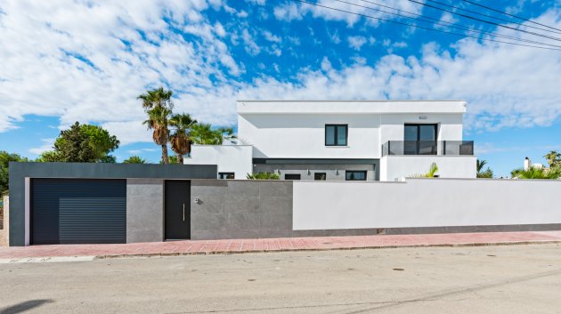 Resale - Villa -
Ciudad Quesada