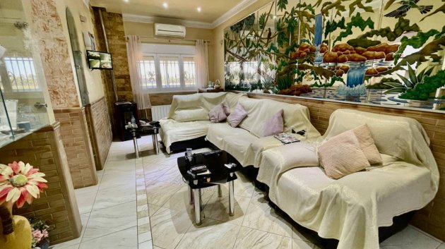 Resale - Villa -
Guardamar del Segura