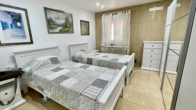 Resale - Villa -
Guardamar del Segura