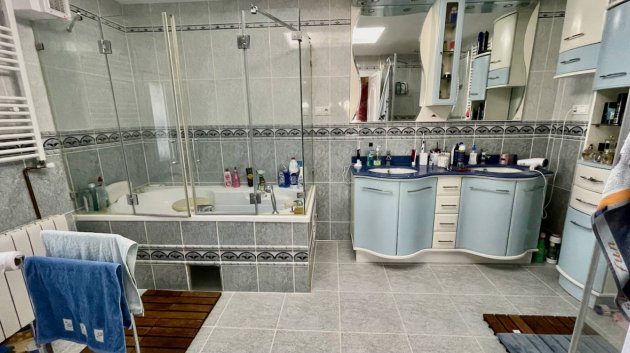 Resale - Villa -
Guardamar del Segura