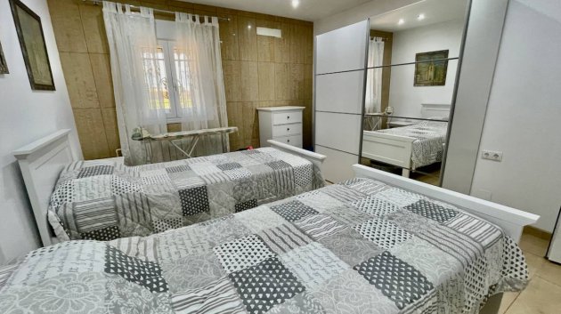 Resale - Villa -
Guardamar del Segura