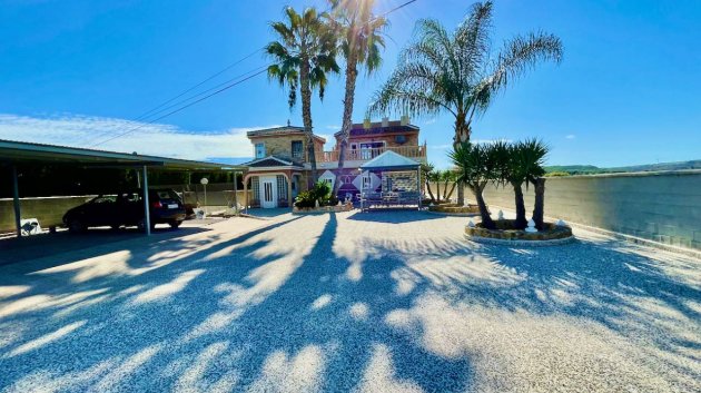 Resale - Villa -
Guardamar del Segura