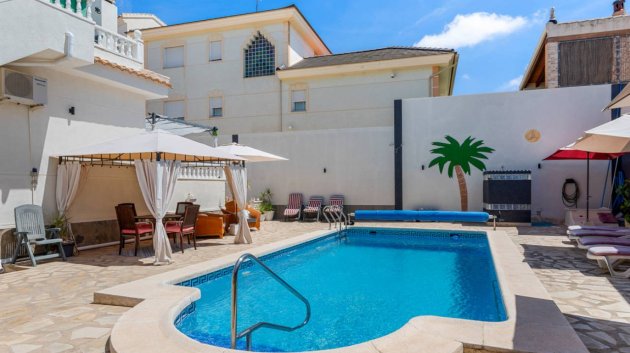 Resale - Villa -
Benijofar