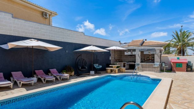 Resale - Villa -
Benijofar