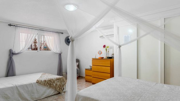 Resale - Villa -
Benijofar