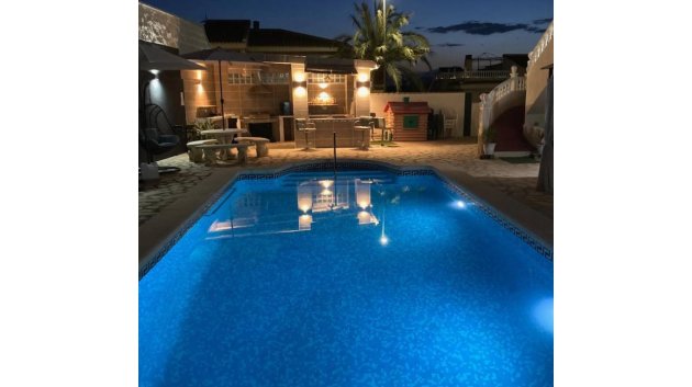 Resale - Villa -
Benijofar