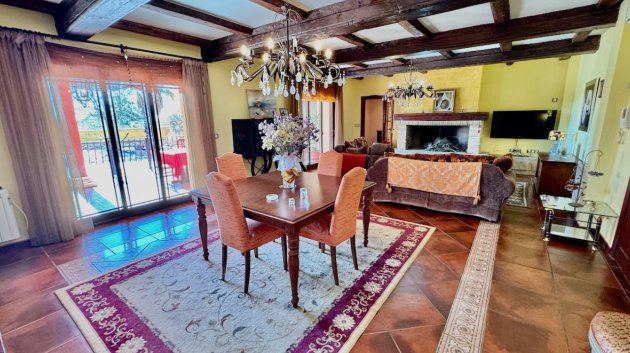 Resale - Villa -
Los Montesinos