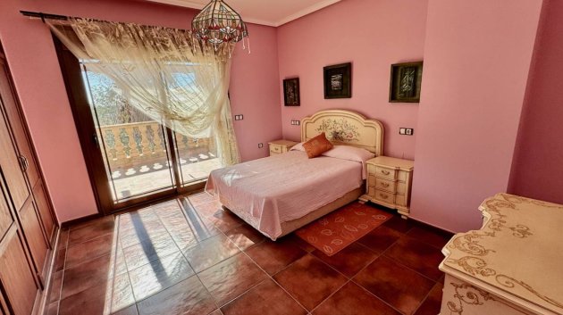 Resale - Villa -
Los Montesinos