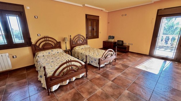 Resale - Villa -
Los Montesinos