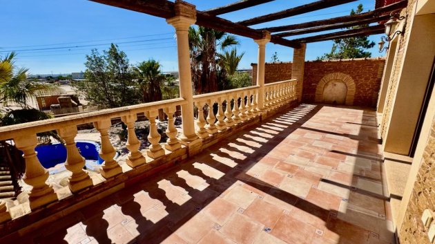 Resale - Villa -
Los Montesinos