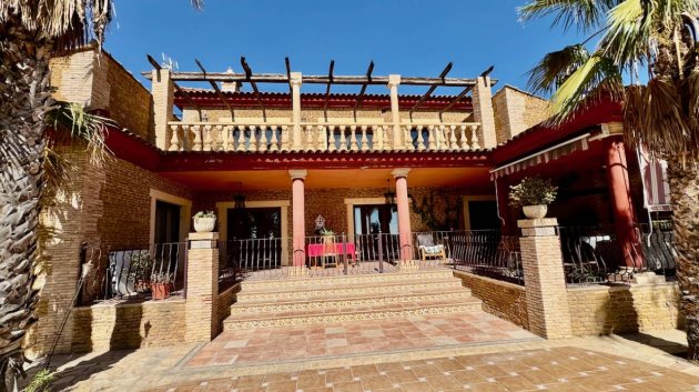 Resale - Villa -
Los Montesinos