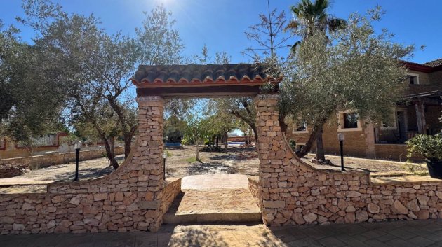 Resale - Villa -
Los Montesinos