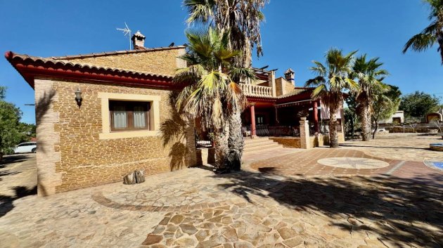 Resale - Villa -
Los Montesinos