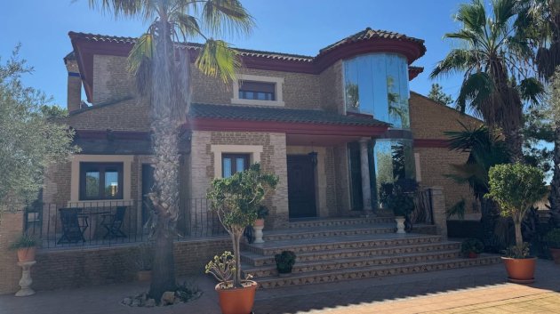 Resale - Villa -
Los Montesinos