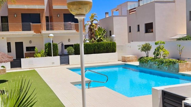 Resale - Townhouse -
Ciudad Quesada